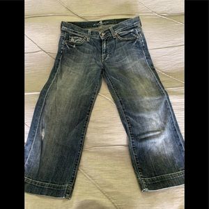 Women’s cropped jeans